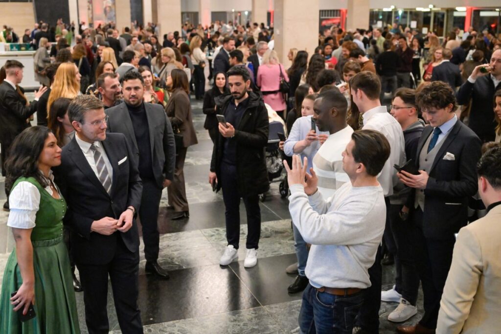 NÜRNBERG’DE 5.089 KİŞİ ALMAN VATANDAŞLIĞINA GEÇTİ: EN BÜYÜK GRUP TÜRKLER