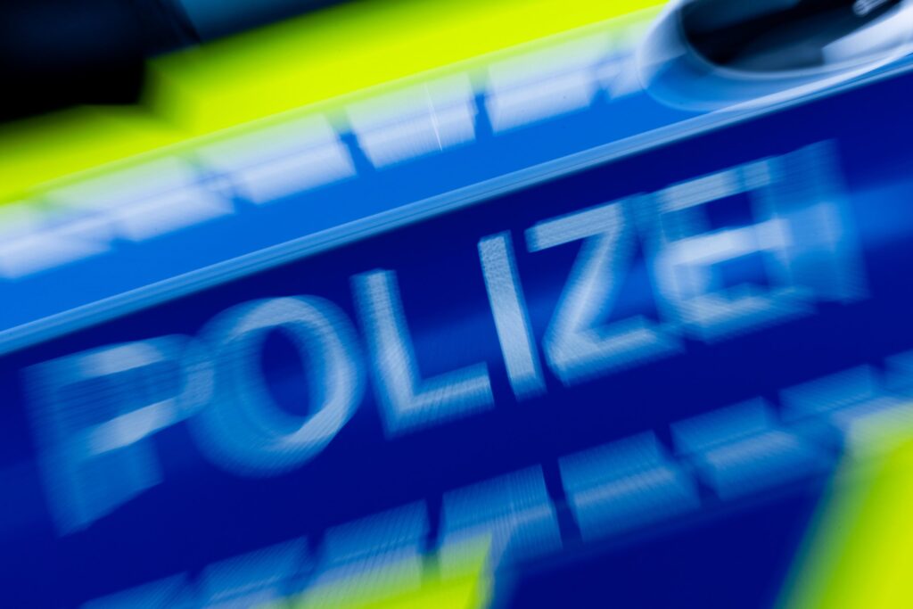 NÜRNBERG LAND BÖLGESİNDE ŞÜPHELİ CİNAYET: 2 YETİŞKİN VE 1 ÇOCUK ÖLÜ BULUNDU