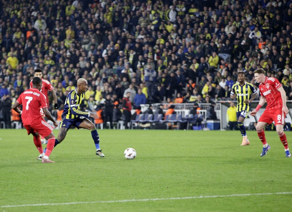 Fenerbahçe tur şansını zora soktu: 0-3