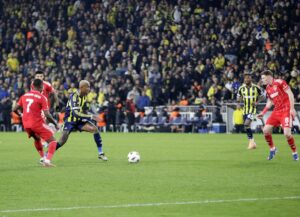 Fenerbahçe tur şansını zora soktu: 0-3