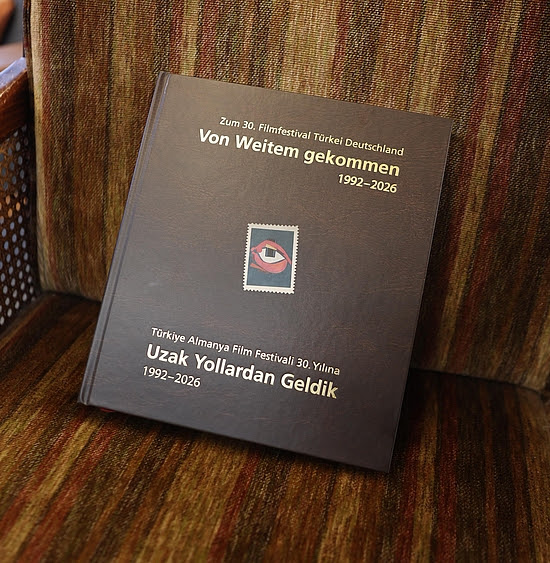 FESTIVALBUCH ERSCHIENEN