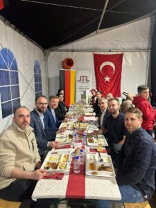 BAŞKAN KÖNİG İFTAR ÇADIRINDA HALKLA BULUŞTU