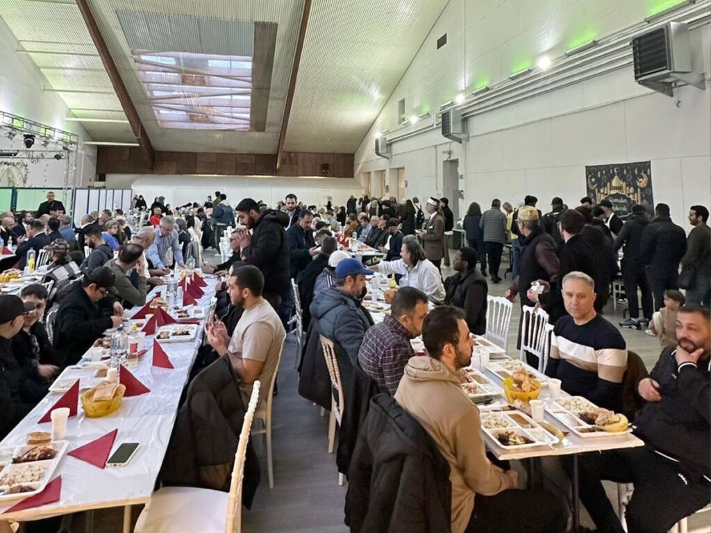 Leverkusen Mimar Sinan Camii’nde geleneksel iftar buluşması