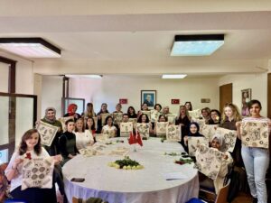 BAŞKONSOLOSLUKTA KADINLAR GÜNÜ’NE ÖZEL TAŞ BASKI ATÖLYESİ