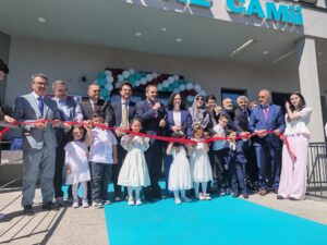 OBERPFALZ’IN EN BÜYÜK CAMİİ DİTİB TURKUAZ CAMİİ RESMEN AÇILDI