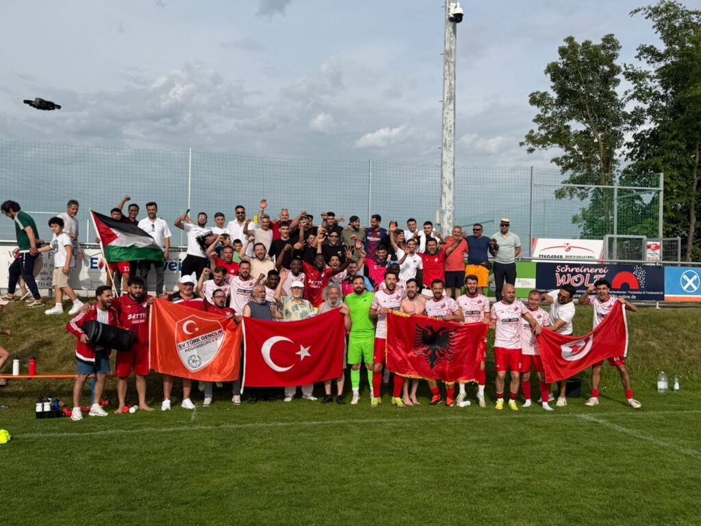 TÜRK GENÇLİK REGENSBURG’DAN TARİHİ BAŞARI!
