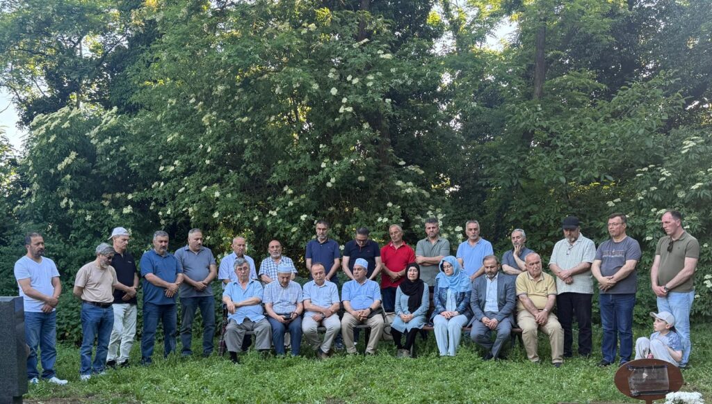 FÜRTH’TE KURBAN BAYRAMI ÖNCESİ TOPLU KABİR ZİYARETİ