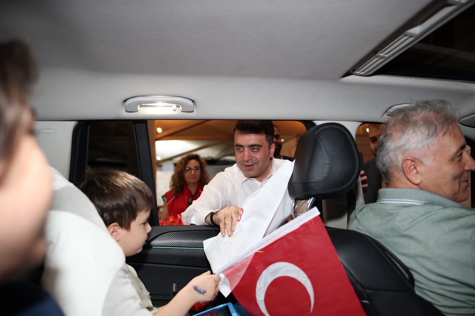 Kapıkule’de gurbetçilere gece karşılaması