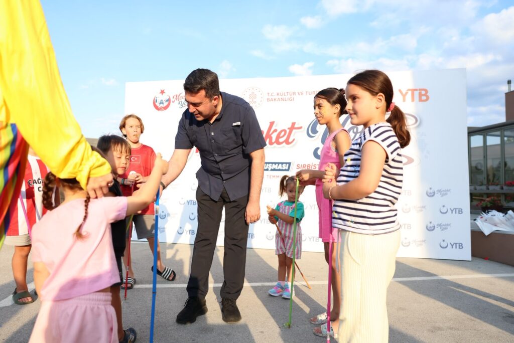 Memleket yolunda gurbetçilere sıcak karşılama