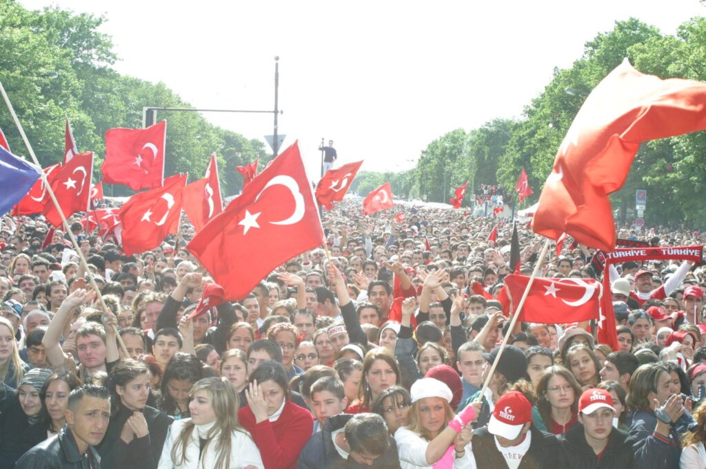 Almanya’da Müslüman nüfus araştırması tartışma yarattı: Türkler yine odağa yerleşti!