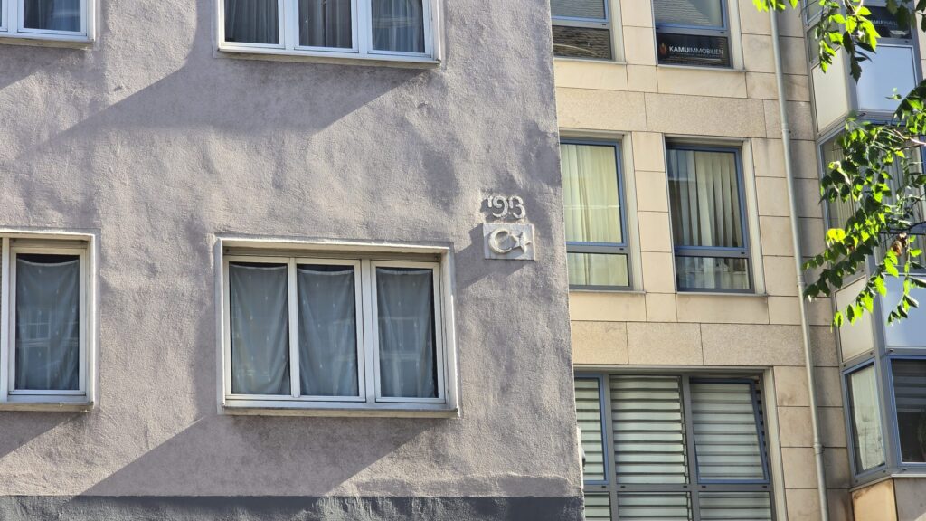 Nürnberg’in merkezindeki gizemli Ay-Yıldız…